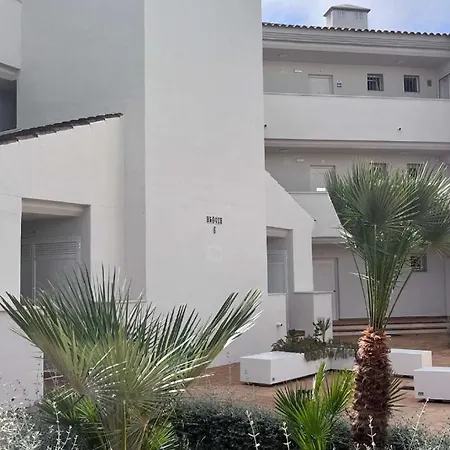 Bright And Quiet With A Pool Daire *